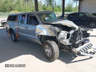 2022 Toyota Tacoma SR z VIN 3TYRX5GN6NT053635, wystawiony jako IAAI lot #42372622 z przebiegiem Nie podano mil oraz . Historia ofert i sprzedaży dostępna na DreamBid. Obrazek 1.