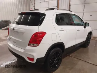 2022 Chevrolet Trax LT with VIN KL7CJPSMXNB535980, listed as a IAAI auction lot 41301578 with 35,103 mi miles. Bid and sale history available at carsss.com. Image 4.