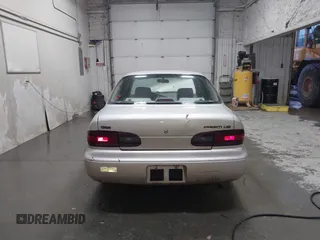 1997 Geo Prizm z VIN 1Y1SK526XVZ406366, wystawiony jako IAAI lot #41409191 z przebiegiem 259 489 mil mil oraz . Historia ofert i sprzedaży dostępna na DreamBid. Obrazek 16.
