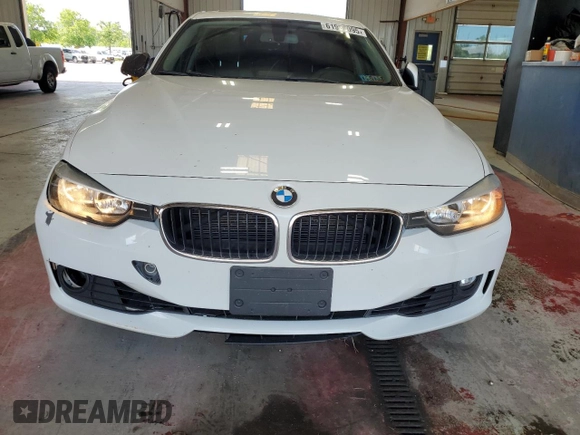 2015 BMW 3 Series 328i xDrive z VIN WBA3B5C5XFP653959, wystawiony jako Copart lot #61956095 z przebiegiem 97 599 mil mil oraz Szkoda całkowita • Salvage title. Historia ofert i sprzedaży dostępna na DreamBid. Obrazek 5.