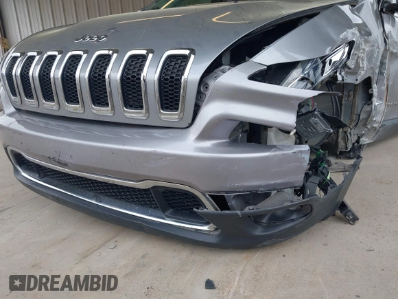 2017 Jeep Cherokee Limited with VIN 1C4PJLDS9HW650690, listed as a IAAI auction lot 41791906 with 66,419 mi miles. Bid and sale history available at carsss.com. Image 6.