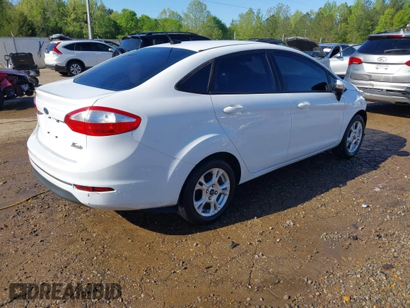 2015 Ford Fiesta SE with VIN 3FADP4BJXFM202690, listed as a IAAI auction lot 41993030 with 194,924 mi miles. Bid and sale history available at carsss.com. Image 4.