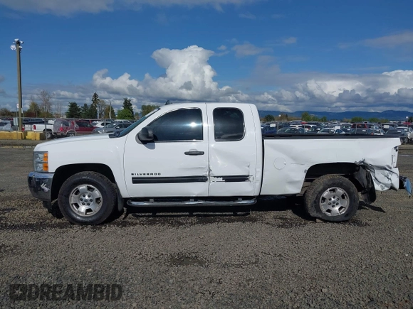 2013 Chevrolet Silverado 1500 LT with VIN 1GCRKSE72DZ375571, listed as a IAAI auction lot 41935839 with 81,696 mi miles and . Bid and sale history available at DreamBid. Image 14.