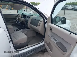 2010 Ford Escape Hybrid with VIN 1FMCU4K30AKC27870, listed as a IAAI auction lot 42246083 with 127,782 mi miles and . Bid and sale history available at DreamBid. Image 5.