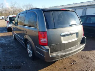 2010 Chrysler Town & Country Touring with VIN 2A4RR5D19AR298644, listed as a IAAI auction lot 41804796 with 206,439 mi miles. Bid and sale history available at carsss.com. Image 3.