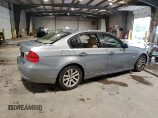 2006 BMW 3 Series 325xi z VIN WBAVD13576KV09648, wystawiony jako Copart lot #56539975 z przebiegiem 131 721 mil mil oraz Szkoda całkowita • Salvage title. Historia ofert i sprzedaży dostępna na DreamBid. Obrazek 3.