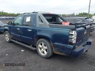2007 Chevrolet Avalanche 3LT with VIN 3GNFK12317G270255, listed as a IAAI auction lot 42357614 with 306,932 mi miles and . Bid and sale history available at DreamBid. Image 3.