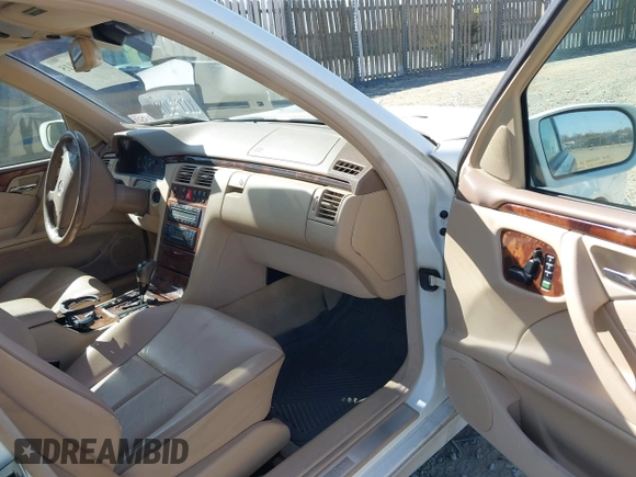 2002 Mercedes-Benz E-Class with VIN WDBJF82JX2X072291, listed as a IAAI auction lot 41754115 with 183,323 mi miles. Bid and sale history available at carsss.com. Image 5.