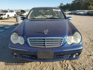 2005 Mercedes-Benz C 240 with VIN WDBRF61J55F577772, listed as a Copart auction lot 87605215 with 148,307 mi miles and Salvage Title. Bid and sale history available at DreamBid. Image 5.