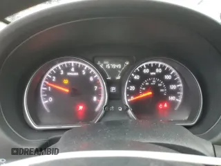 2015 Nissan Versa SV z VIN 3N1CN7AP8FL832042, wystawiony jako Copart lot #55859655 z przebiegiem 157 949 mil mil oraz Szkoda całkowita • Salvage title. Historia ofert i sprzedaży dostępna na DreamBid. Obrazek 9.