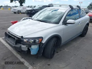 2010 Volvo C30 с VIN YV1672MK7A2174919, выставлен на аукционе IAAI как лот 42254387 с пробегом Не указан миль и . История ставок и продаж доступна на DreamBid. Изображение 18.