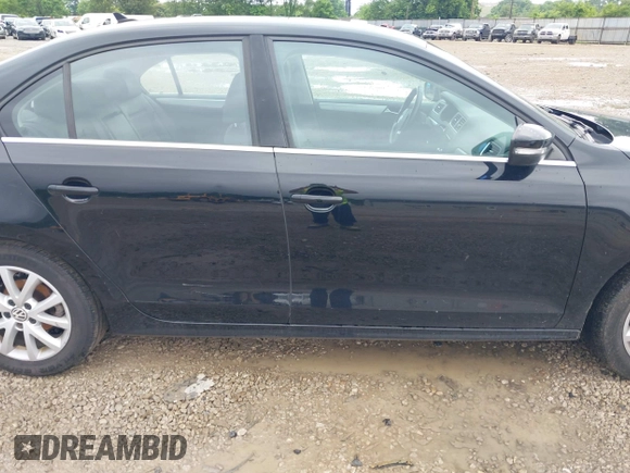2013 Volkswagen Jetta SE with VIN 3VWDX7AJ1DM352551, listed as a IAAI auction lot 42473476 with 95,612 mi miles and . Bid and sale history available at DreamBid. Image 13.