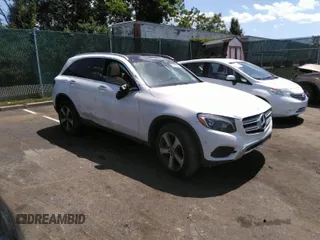 2019 Mercedes-Benz GLC with VIN WDC0G4JB9KF598909, listed as a IAAI auction lot 39514549 with 66,314 mi miles. Bid and sale history available at carsss.com. Image 1.