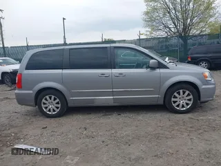 2014 Chrysler Town & Country Touring with VIN 2C4RC1BG7ER365013, listed as a IAAI auction lot 42028026 with 178,075 mi miles. Bid and sale history available at carsss.com. Image 13.