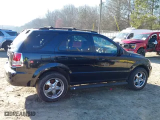 2006 Kia Sorento LX with VIN KNDJD733X65646021, listed as a IAAI auction lot 41622685 with 137,684 mi miles. Bid and sale history available at carsss.com. Image 13.