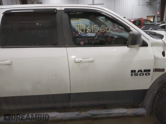 2016 Ram 1500 Rebel z VIN 1C6RR7YT6GS108472, wystawiony jako IAAI lot #41761560 z przebiegiem 101 132 mil mil oraz . Historia ofert i sprzedaży dostępna na DreamBid. Obrazek 14.