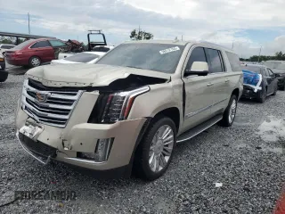 2016 Cadillac Escalade ESV Platinum z VIN 1GYS3KKJ2GR103342, wystawiony jako Copart lot #56512105 z przebiegiem 77 061 mil mil oraz Szkoda całkowita • Salvage title. Historia ofert i sprzedaży dostępna na DreamBid. Obrazek 1.
