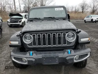 2024 Jeep Wrangler Sahara с VIN 1C4RJXP60RW257385, выставлен на аукционе Copart как лот 52192275 с пробегом 20 899 миль миль и Списание • Salvage title. История ставок и продаж доступна на DreamBid. Изображение 5.