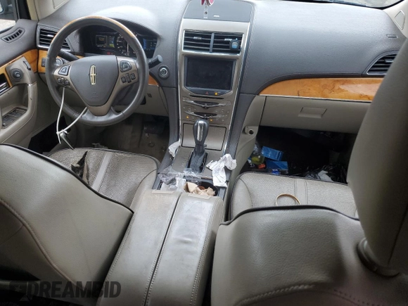 2011 Lincoln MKX z VIN 2LMDJ6JK5BBJ06463, wystawiony jako Copart lot #60041285 z przebiegiem 195 915 mil mil oraz Szkoda całkowita • Salvage title. Historia ofert i sprzedaży dostępna na DreamBid. Obrazek 8.