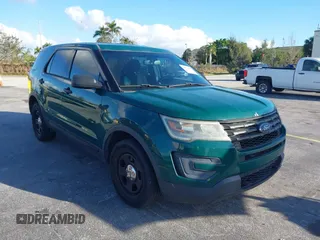 2016 Ford Utility Police Interceptor with VIN 1FM5K8AR2GGB82048, listed as a IAAI auction lot 41578846 with 150,246 mi miles. Bid and sale history available at carsss.com. Image 1.