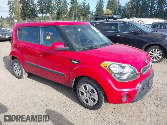 2013 Kia Soul with VIN KNDJT2A58D7612851, listed as a IAAI auction lot 42036713 with 188,886 mi miles. Bid and sale history available at carsss.com. Image 1.