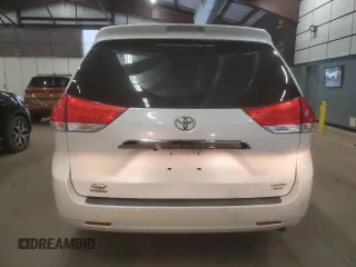 2012 Toyota Sienna XLE z VIN 5TDDK3DC0CS039531, wystawiony jako Copart lot #55458635 z przebiegiem 211 851 mil mil oraz Czysty tytuł • Clean title. Historia ofert i sprzedaży dostępna na DreamBid. Obrazek 6.