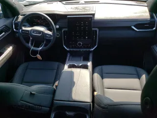 2024 GMC Acadia FWD Elevation z VIN 1GKENKKS0RJ200843, wystawiony jako Copart lot #42776275 z przebiegiem 6 448 mil mil oraz Szkoda całkowita • Salvage title. Historia ofert i sprzedaży dostępna na DreamBid. Obrazek 8.