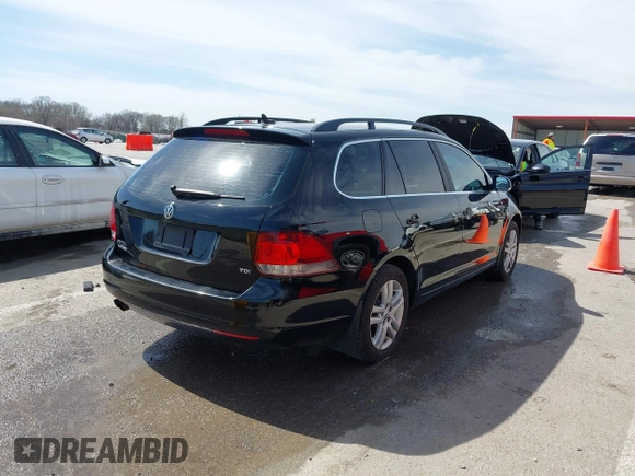 2012 Volkswagen Jetta TDI w/Sunroof z VIN 3VWPL7AJ1CM693939, wystawiony jako IAAI lot #41811075 z przebiegiem 179 448 mil mil oraz . Historia ofert i sprzedaży dostępna na DreamBid. Obrazek 4.