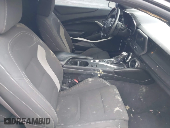2017 Chevrolet Camaro 1LT z VIN 1G1FB1RS5H0203694, wystawiony jako IAAI lot #41560968 z przebiegiem Nie podano mil oraz . Historia ofert i sprzedaży dostępna na DreamBid. Obrazek 5.