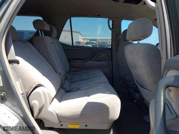 2004 Toyota Sequoia SR5 with VIN 5TDZT34A64S232608, listed as a IAAI auction lot 42032369 with 236,863 mi miles. Bid and sale history available at carsss.com. Image 8.
