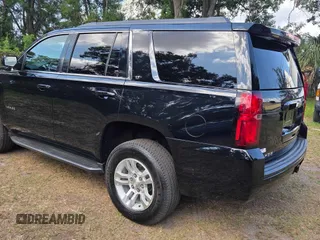 2015 Chevrolet Tahoe LT z VIN 1GNSKBKC0FR180968, wystawiony jako Copart lot #60119995 z przebiegiem 71 681 mil mil oraz Czysty tytuł • Clean title. Historia ofert i sprzedaży dostępna na DreamBid. Obrazek 3.