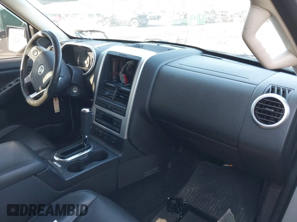 2010 Mercury Mountaineer Premier z VIN 4M2EN4J86AUJ06833, wystawiony jako IAAI lot #41761088 z przebiegiem 87 691 mil mil oraz . Historia ofert i sprzedaży dostępna na DreamBid. Obrazek 5.