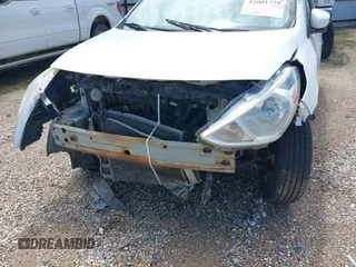 2017 Nissan Versa SV z VIN 3N1CN7AP6HL842992, wystawiony jako IAAI lot #42001775 z przebiegiem Nie podano mil oraz . Historia ofert i sprzedaży dostępna na DreamBid. Obrazek 16.