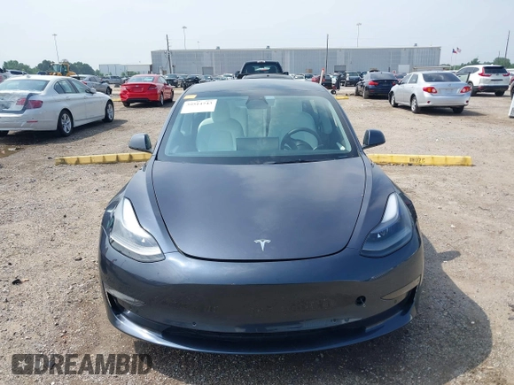 2023 Tesla Model 3 z VIN 5YJ3E1EAXPF414646, wystawiony jako IAAI lot #39514743 z przebiegiem 10 529 mil mil oraz . Historia ofert i sprzedaży dostępna na DreamBid. Obrazek 12.