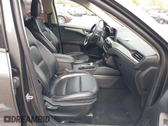 2020 Ford Escape SEL with VIN 1FMCU0H68LUA61096, listed as a IAAI auction lot 42062185 with 60,972 mi miles and . Bid and sale history available at carsss.com. Image 5.