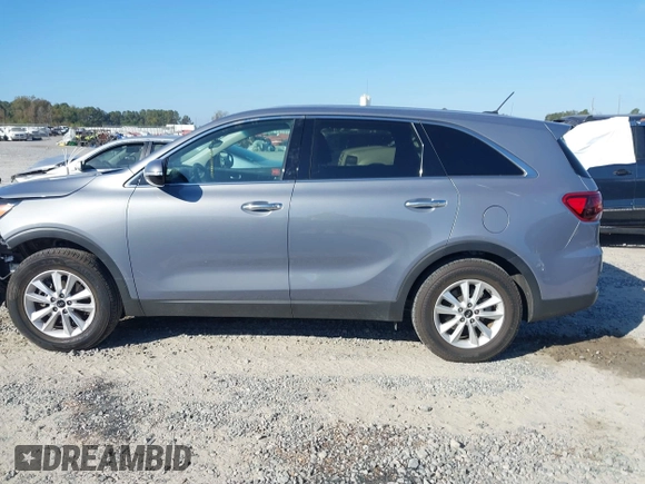 2020 Kia Sorento LX with VIN 5XYPG4A36LG698767, listed as a IAAI auction lot 40711932 with 38,979 mi miles. Bid and sale history available at carsss.com. Image 14.