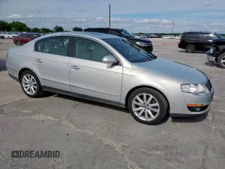 2010 Volkswagen Passat Komfort z VIN WVWJK7AN9AE077813, wystawiony jako Copart lot #56409415 z przebiegiem 148 043 mil mil oraz Czysty tytuł • Clean title. Historia ofert i sprzedaży dostępna na DreamBid. Obrazek 4.