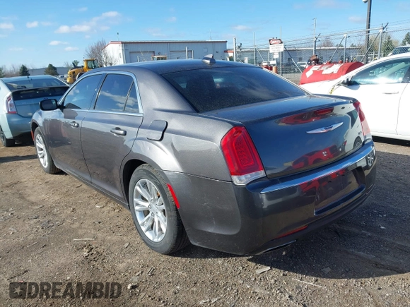 2016 Chrysler 300 Anniversary Edition z VIN 2C3CCAAG2GH295456, wystawiony jako IAAI lot #41978687 z przebiegiem 142 533 mil mil oraz . Historia ofert i sprzedaży dostępna na DreamBid. Obrazek 3.