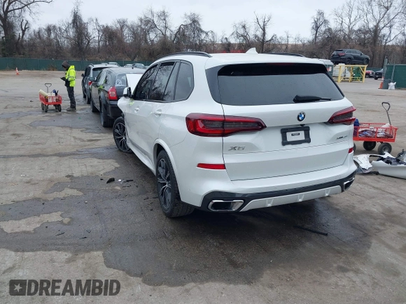 2020 BMW X5 xDrive40i with VIN 5UXCR6C08L9D07645, listed as a IAAI auction lot 41757971 with 87,157 mi miles. Bid and sale history available at carsss.com. Image 3.