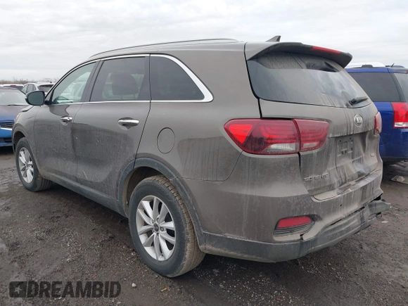 2019 Kia Sorento LX with VIN 5XYPG4A36KG498972, listed as a IAAI auction lot 41451765 with 82,339 mi miles. Bid and sale history available at carsss.com. Image 3.