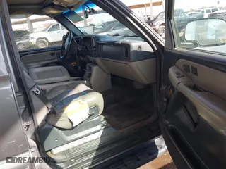 2002 Chevrolet Tahoe LT with VIN 1GNEK13Z92J289724, listed as a IAAI auction lot 42025254 with 190,749 mi miles. Bid and sale history available at carsss.com. Image 5.