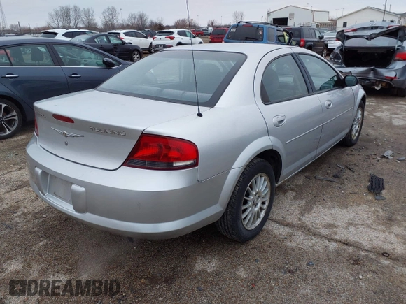 2004 Chrysler Sebring Touring z VIN 1C3EL56R74N392214, wystawiony jako IAAI lot #41510245 z przebiegiem 159 751 mil mil oraz . Historia ofert i sprzedaży dostępna na DreamBid. Obrazek 4.