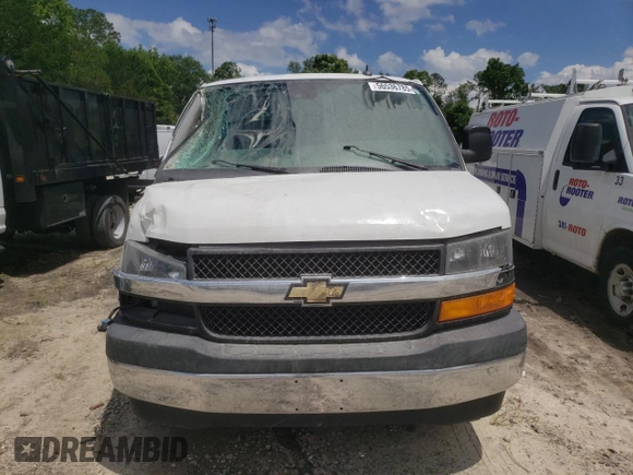 2020 Chevrolet Express Passenger LT z VIN 1GAZGPFG7L1125732, wystawiony jako Copart lot #56536785 z przebiegiem 89 436 mil mil oraz Szkoda całkowita • Salvage title. Historia ofert i sprzedaży dostępna na DreamBid. Obrazek 5.