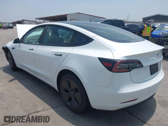 2023 Tesla Model 3 z VIN 5YJ3E1EA3PF604076, wystawiony jako IAAI lot #42181964 z przebiegiem 23 207 mil mil oraz . Historia ofert i sprzedaży dostępna na DreamBid. Obrazek 3.