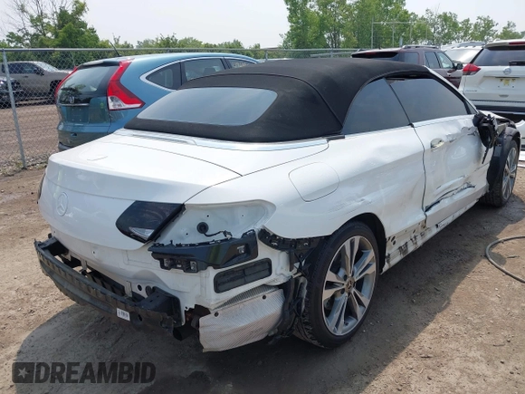 2019 Mercedes-Benz C 300 z VIN WDDWK8EB3KF783527, wystawiony jako IAAI lot #42486292 z przebiegiem 94 889 mil mil oraz . Historia ofert i sprzedaży dostępna na DreamBid. Obrazek 4.