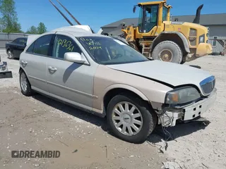 2004 Lincoln LS Luxury z VIN 1LNHM86S44Y630315, wystawiony jako IAAI lot #42136361 z przebiegiem 137 994 mil mil oraz . Historia ofert i sprzedaży dostępna na DreamBid. Obrazek 1.