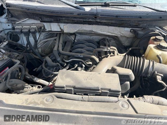 2013 Ford F-150 XL z VIN 1FTFX1EFXDKE62701, wystawiony jako IAAI lot #42762786 z przebiegiem 273 437 mil mil oraz . Historia ofert i sprzedaży dostępna na DreamBid. Obrazek 5.