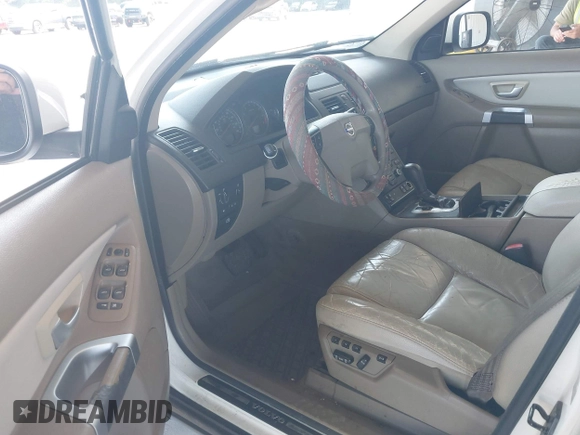 2010 Volvo XC90 I6 with VIN YV4982CZ9A1560632, listed as a IAAI auction lot 42578876 with 201,730 mi miles and . Bid and sale history available at DreamBid. Image 5.