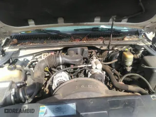 2002 Chevrolet Silverado 1500 with VIN 1GCEC14W12Z172537, listed as a IAAI auction lot 41950987 with 254,067 mi miles. Bid and sale history available at carsss.com. Image 10.