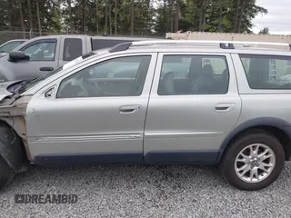 2005 Volvo XC70 with VIN YV1SZ592151195652, listed as a IAAI auction lot 42125275 with 183,928 mi miles and . Bid and sale history available at DreamBid. Image 15.